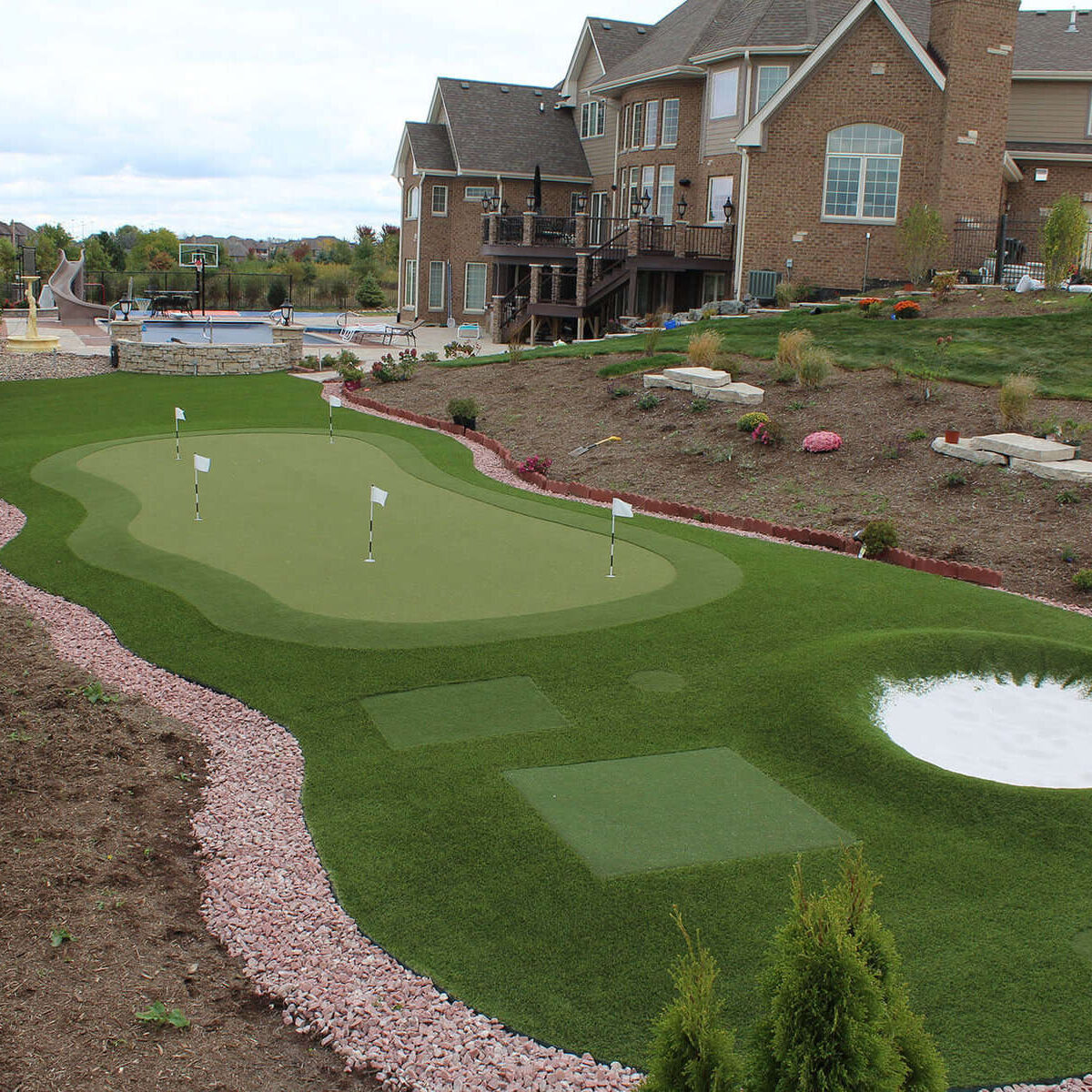 Synthetic-Turf-Illinois-Outdoor-Putting-Green-Drone